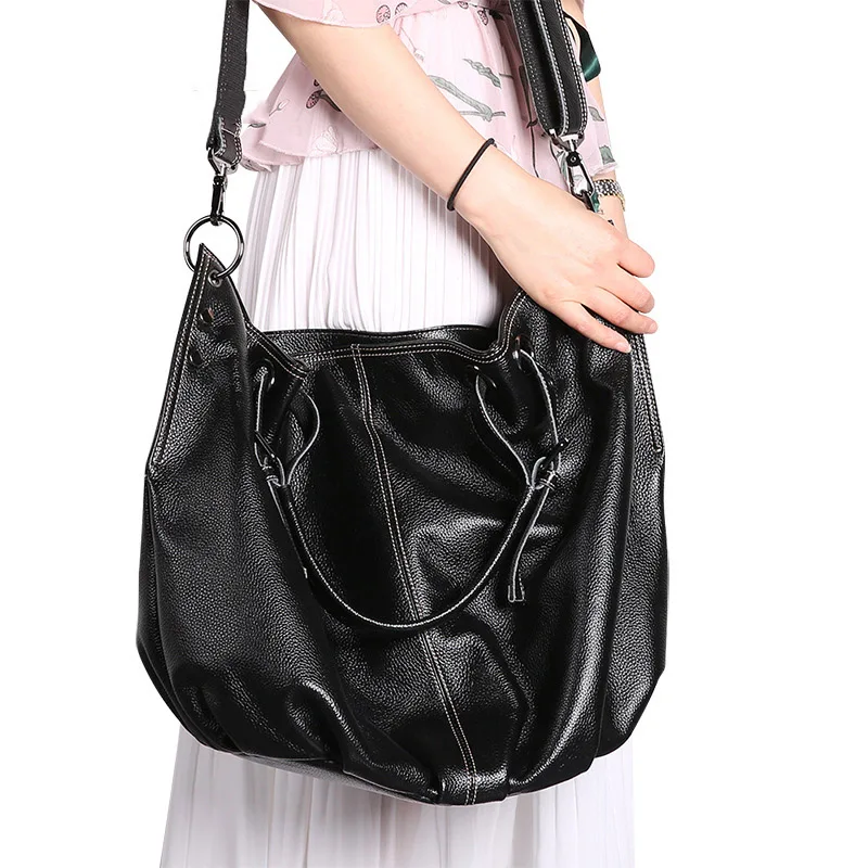 Korean version Fashion dumpling type Genuine Leather men's bag black lychee pattern large capacity shoulder Messenger bag