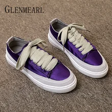 Женская Повседневная обувь; белые туфли на плоской платформе со шнуровкой; женские модные атласные кроссовки с круглым носком; сезон весна-осень; Женская Студенческая обувь