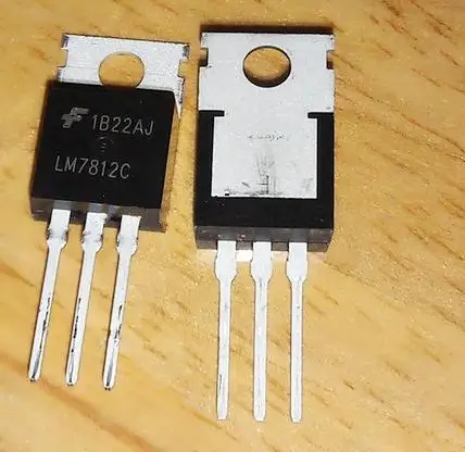 (50 шт./лот) Новый LM7812CT LM7812C TO220 оригинальный линейный регулятор |