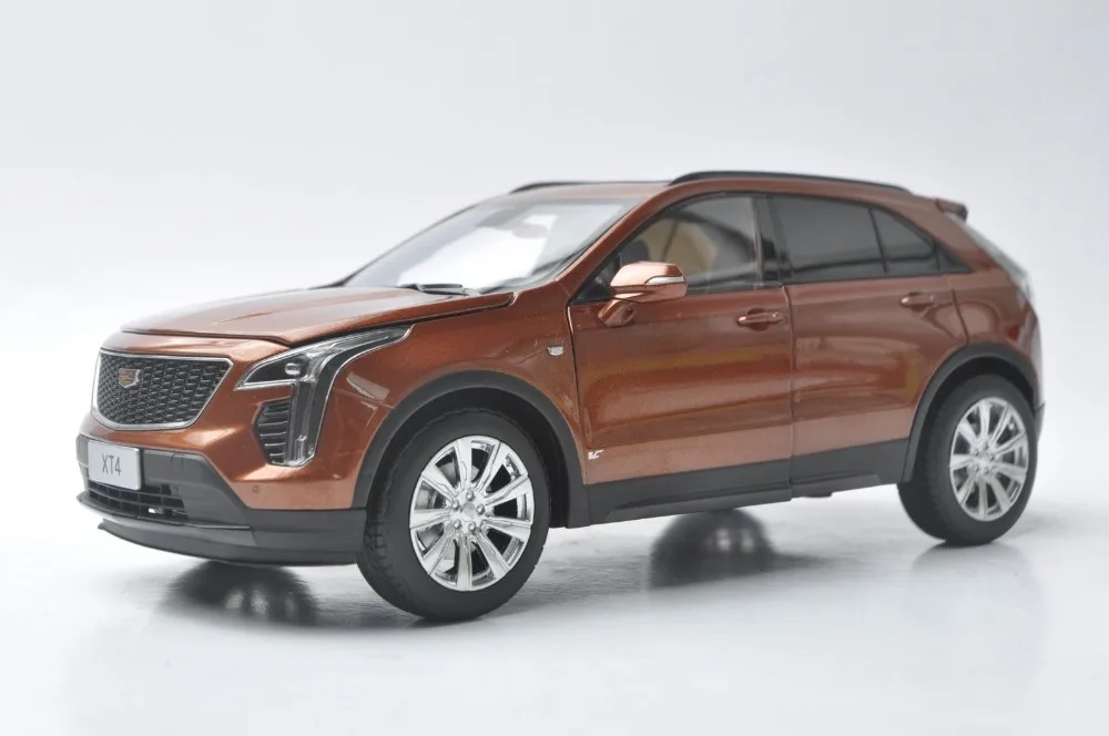 1:18 литья под давлением модель для GM Cadillac XT4 оранжевый внедорожник 2018 сплава игрушечный автомобиль миниатюрный коллекция подарки XT