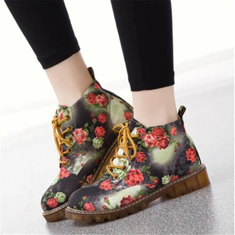 

Women Boots 2016 Floral Printed Martin Boots Soft Sole Ankle Boots for Women Lace up Platform Shoes Woman