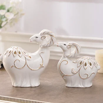

The mother goat European ceramic ornaments sheep year wedding gifts housewarming practical living room TV cabinet crafts