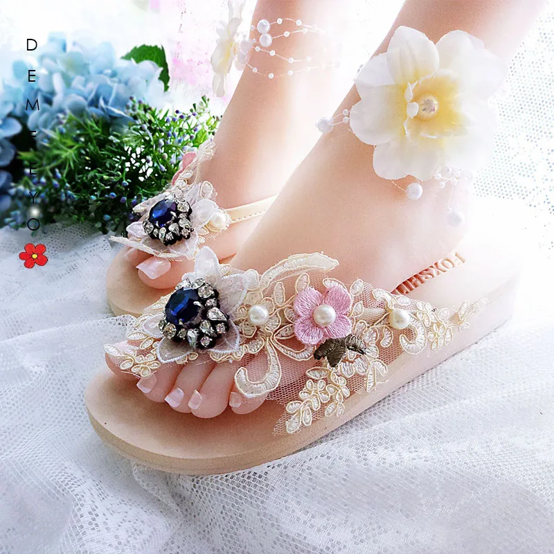 

When the new female summer outside wearing flip-flops, Baijipo and Shangping and lace beach shoes