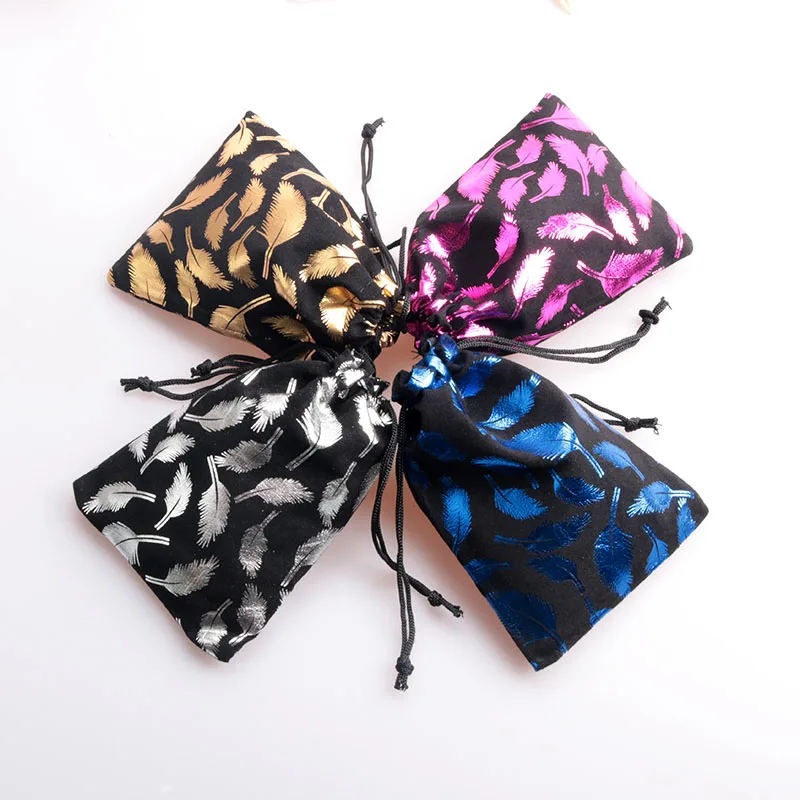 

50pcs/lot 2 Sizes Multi Colors Feather Print Velvet Bag Drawstring Jewelry Pouches Gift Bag Favor Charms Jewelry Packaging Bags
