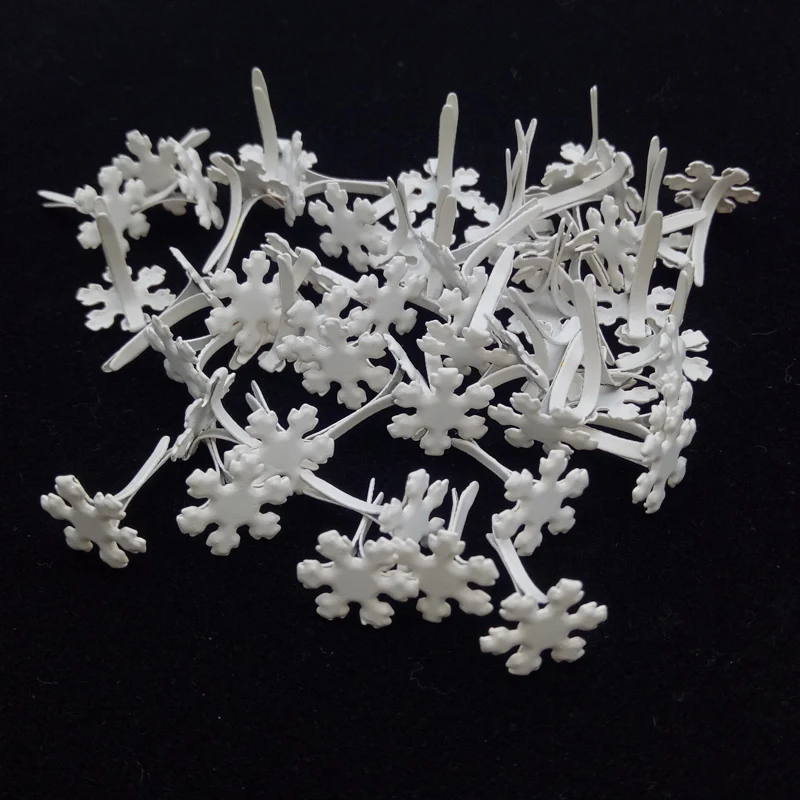 

100PCs White Flower Snowflake Brads Diy Scrapbooking Album Embellishment Merry Christmas Fastener Brads Metal Crafts Decoration