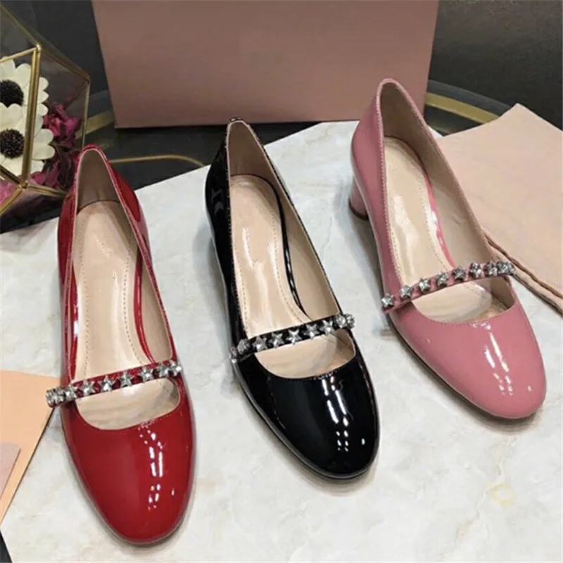

Sapato Feminino Crystal Embellished Patent Leather Mary Jane Pumps 2019 Wedding Ladies Shoes Thick Heel Wedding Shoes Bride