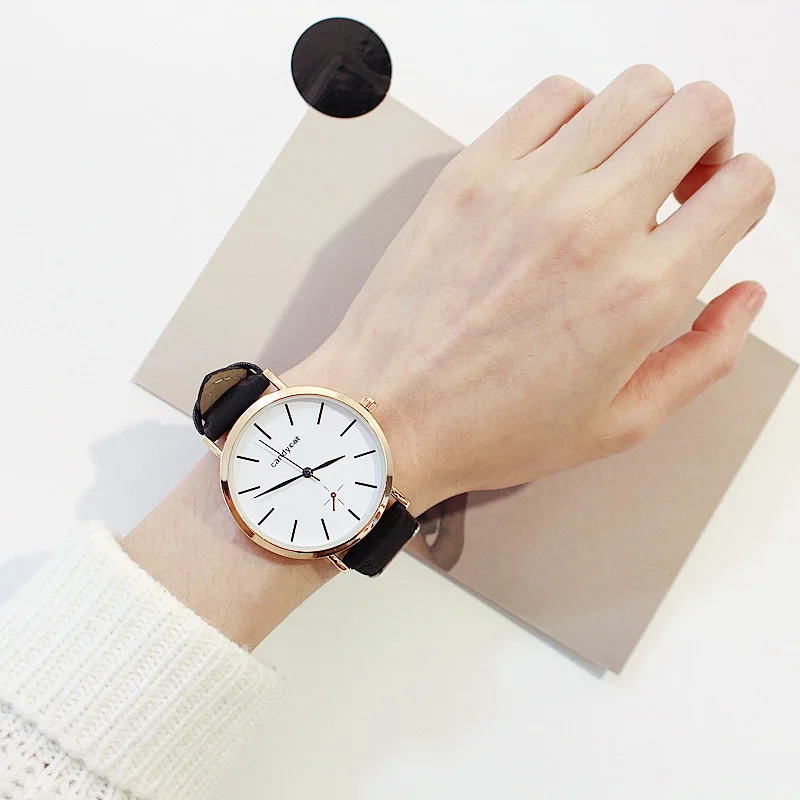 

2019 New Hot Retro Style Art Small Fresh Sen Female Watch Female Student Korean Version of The Simple Alloy Quartz Leather