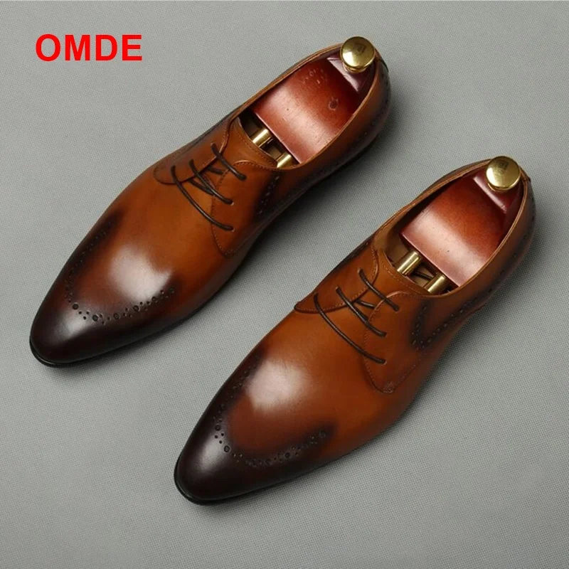 

OMDE British Style Pointed Toe Leather Shoes Men Brogue Carved Oxford Formal Shoes Dreathable Lace-up Party Office Wedding Shoes