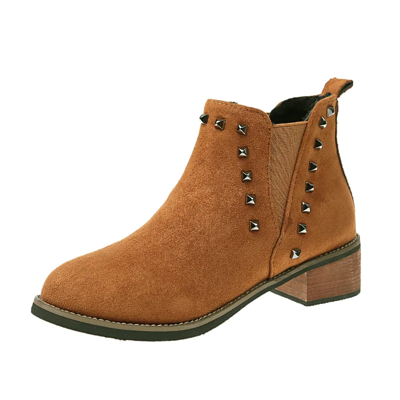 

2019 winter new Korean fashion rivet square with Martin boots warm foreign trade women's leather boots brwon 0216