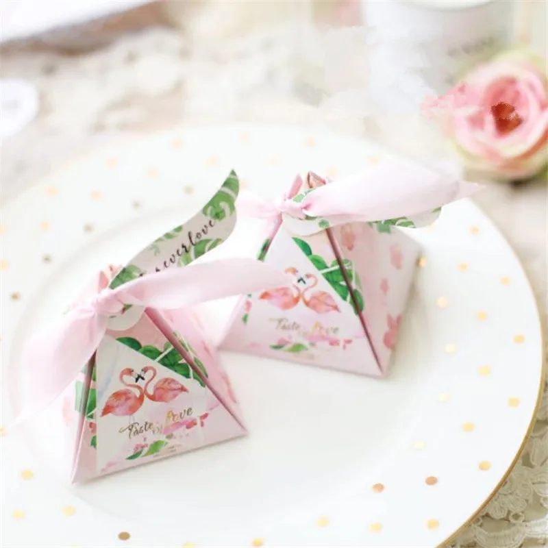 Flamingo/leaves Green Triangular Pyramid Wedding Favors and Gifts Candy Box Chocolate Box Decoration Birthday Party Bomboniera