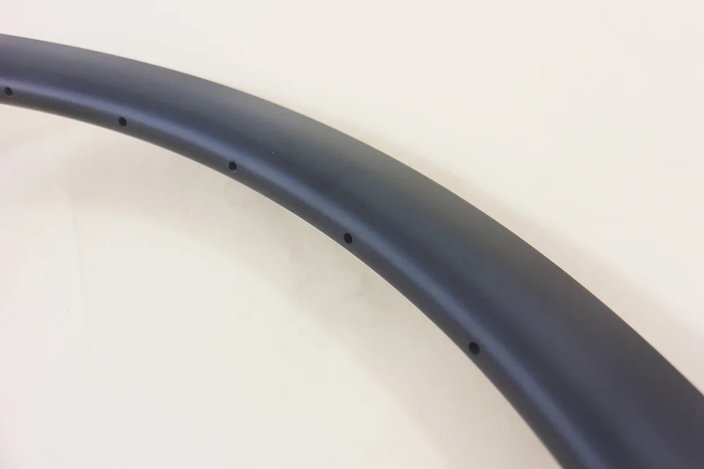 Flash Deal 45mm clincher tubeless U shape road disc brake carbon rim 700c 25mm wide 20 24 28 32 36 Holes no brake track disk bike wheel 2 Flash Deal 45mm clincher tubeless U shape road disc brake carbon rim 700c 25mm wide 20 24 28 32 36 Holes no brake track disk bike wheel 2