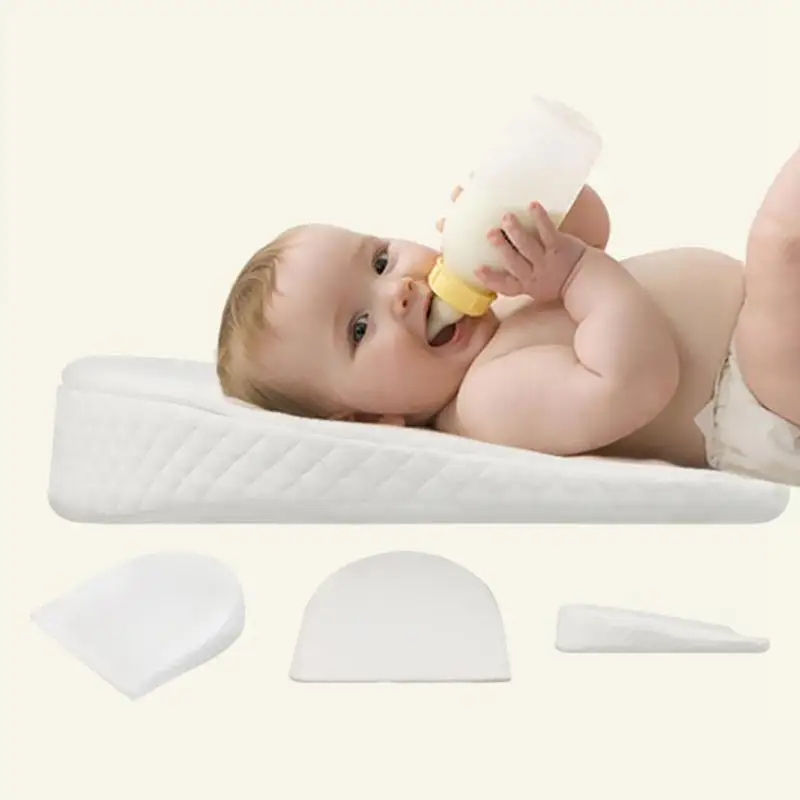 Новорожденных Подушки для сна Анти новорожденных косы молочный Треугольники склон удаляемый моющийся детская кроватка позиционирования
