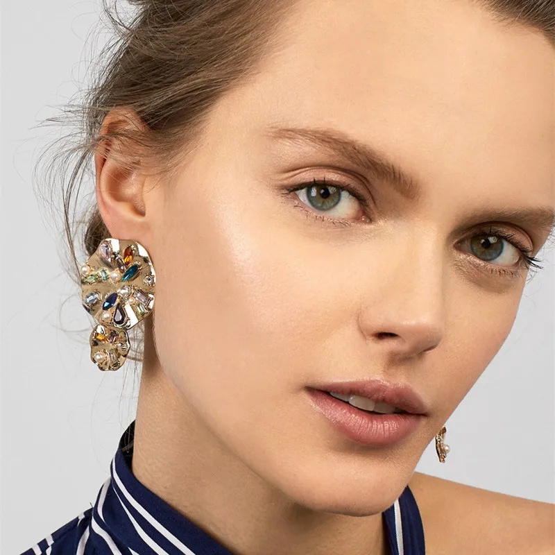 

wing yuk tak Boho Vintage Colorful Crystal Earrings For Women Gold Color Round Statement Stud Earrings Handmade Jewelry 2019