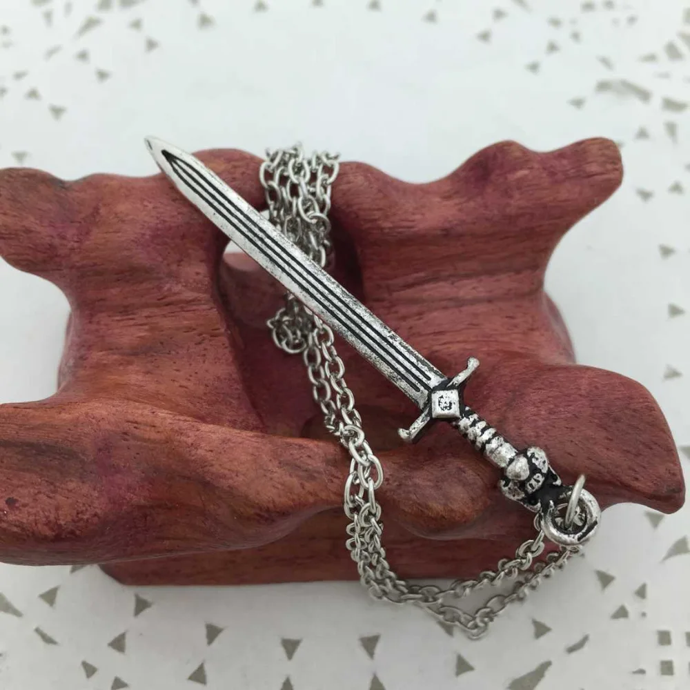 Movie Game of Thrones Stark Wolf Sword Necklace Silver Plated Jon Snow Ghost Chain Direwolf Winter is Coming Sword Pendant