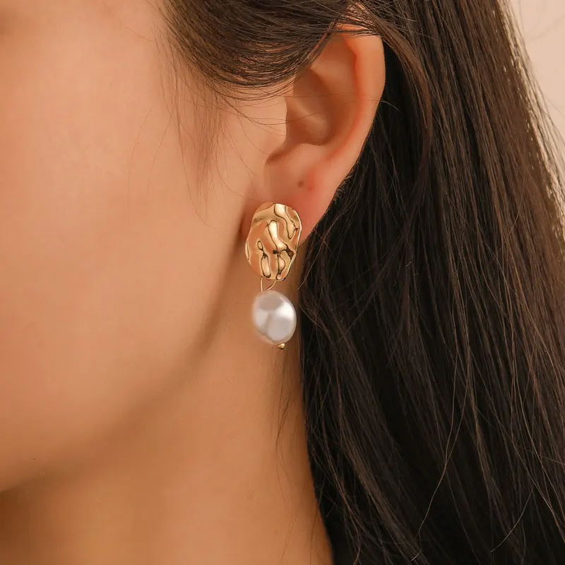 

2019 Trendy Korea Design Metal Gold Square Natural Imitation Pearl Stud Earrings for Women Girl Gift