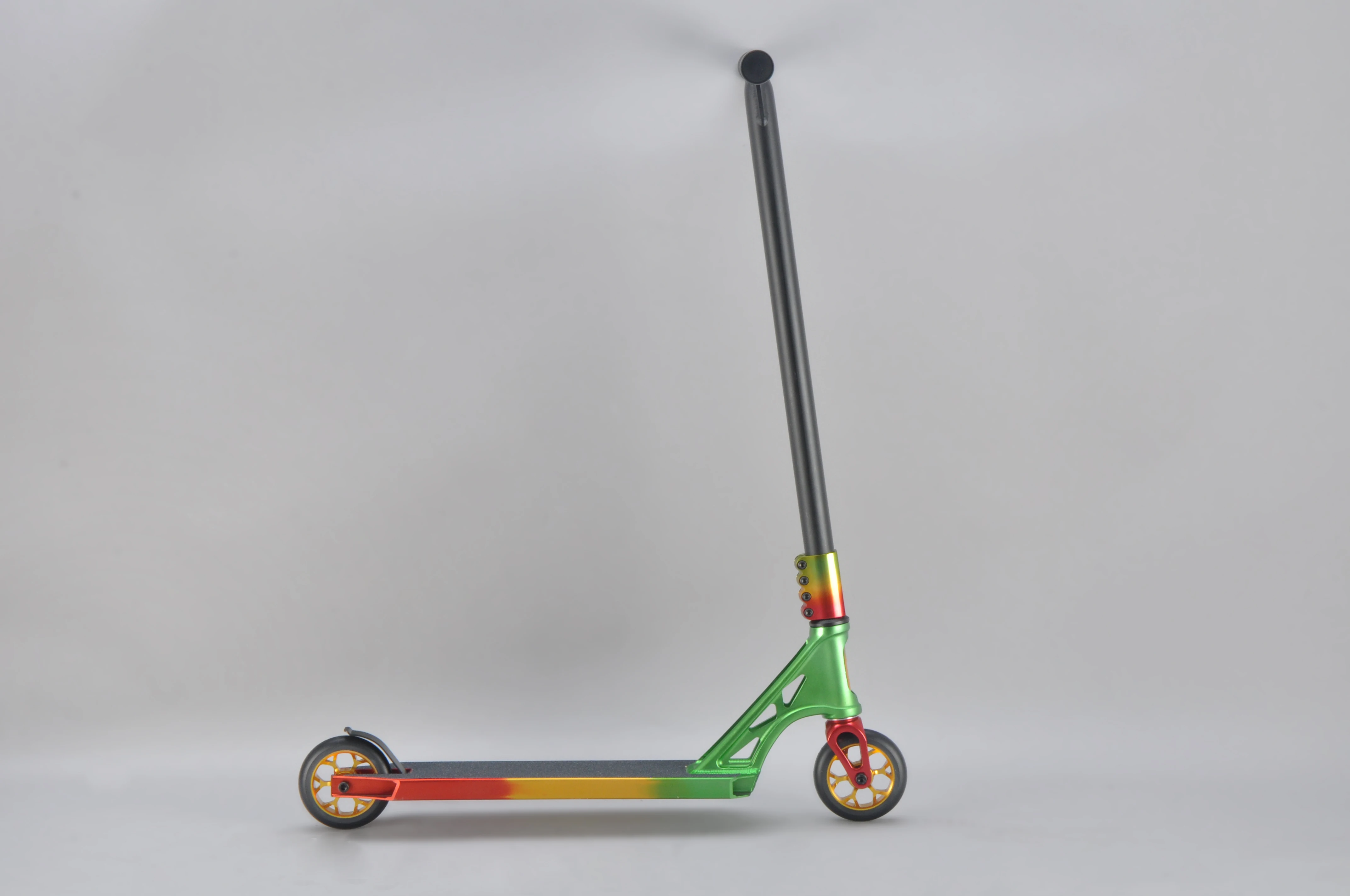 

This is the best entry level scooter with stable performance, tailored for begining riders 7~14 years old.