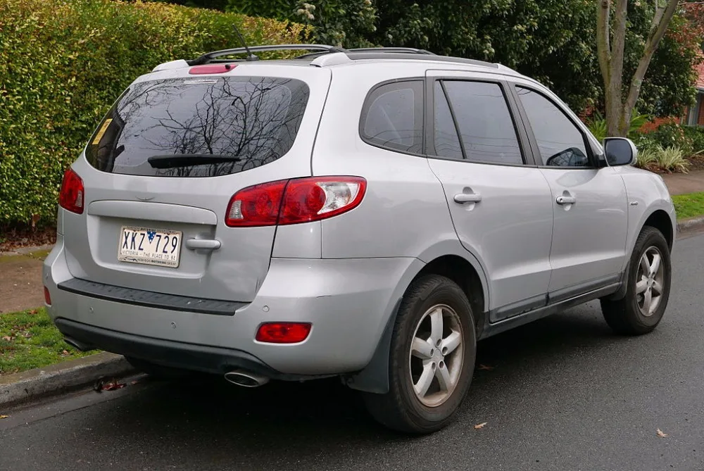 1024px-2009_Hyundai_Santa_Fe_(CM_MY09)_SLX_CRDi_wagon_(2015-07-03)_02 
