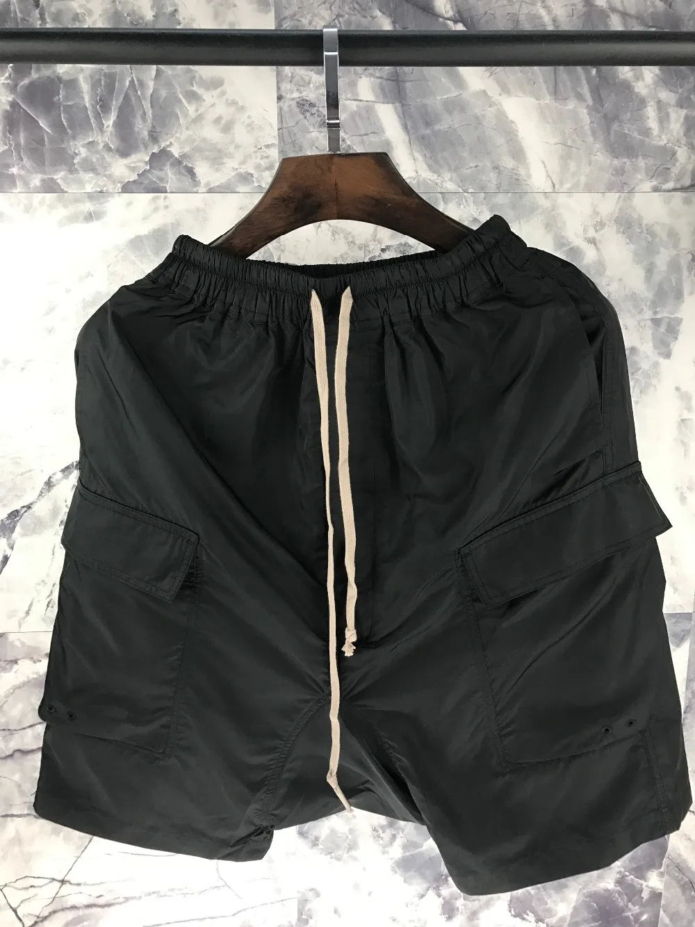 

men drawstring drop crotch black cargo shorts