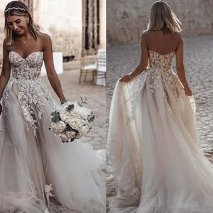 Classic A-Line Wedding Dresses Sexy Backless Sweetheart Summer Beach Wedding Gowns Appliqued Boho Bride Dress
