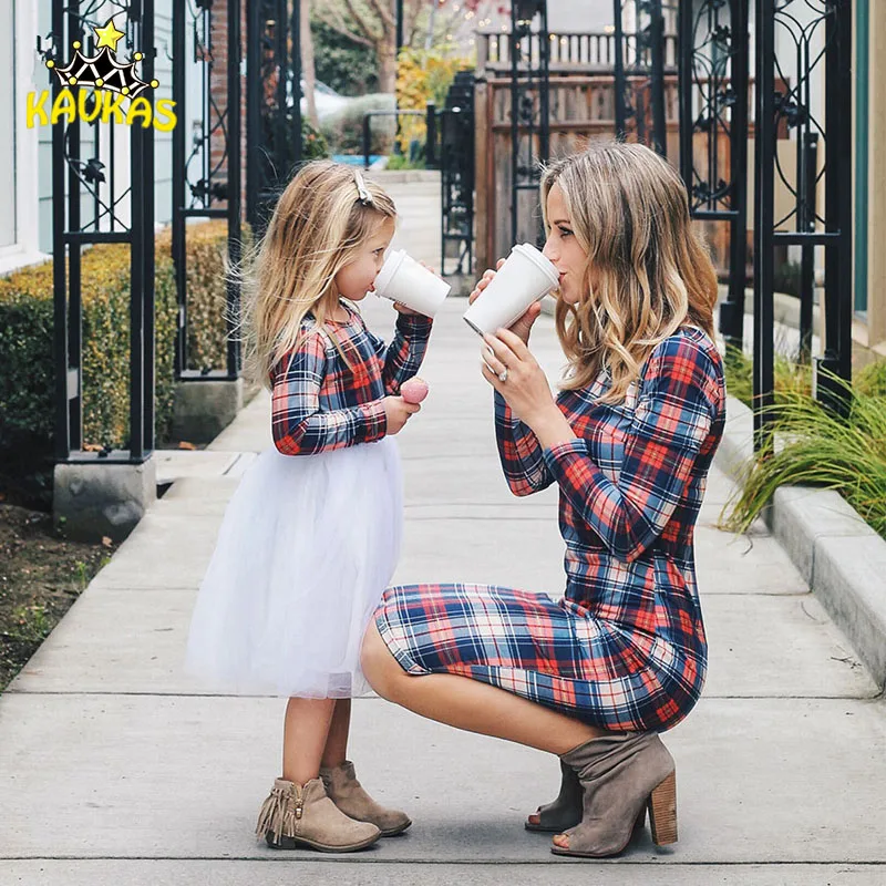 

2019 New Mommy and me Family LookMom Girl Plaid Matching Dress Family Matching Outfits Mom Mother and Daughter Clothes Dresses