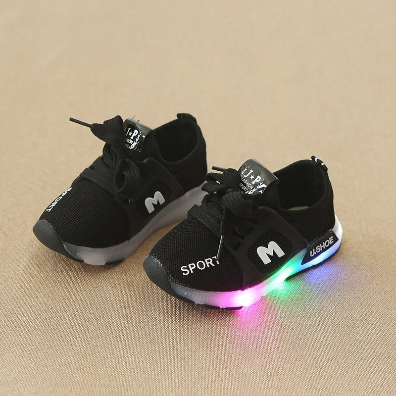 New Children Luminous Shoes Boys Girls Sport Shoes Baby Flashing LED Lights Fashion Sneakers Toddler's Sports shoes SSH19054