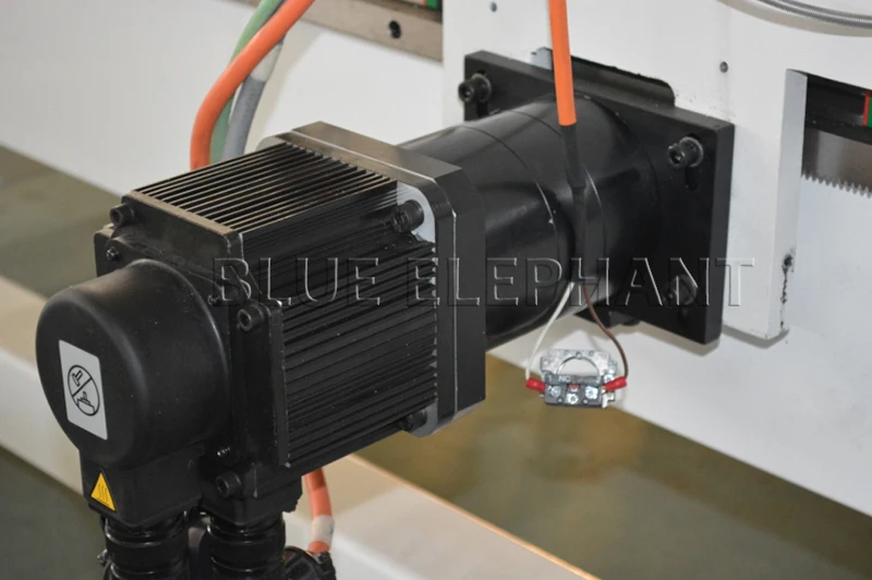 siemens motor of 1530 linear atc wood wook cnc router machine