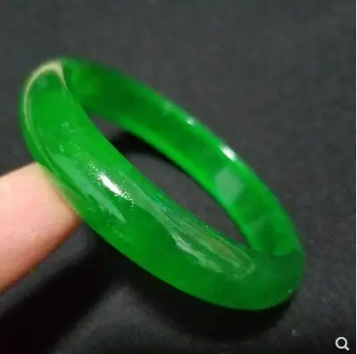 

Natural Burma emerald high ice Bracelet model (suitable for weight 90 to 120 Jin)