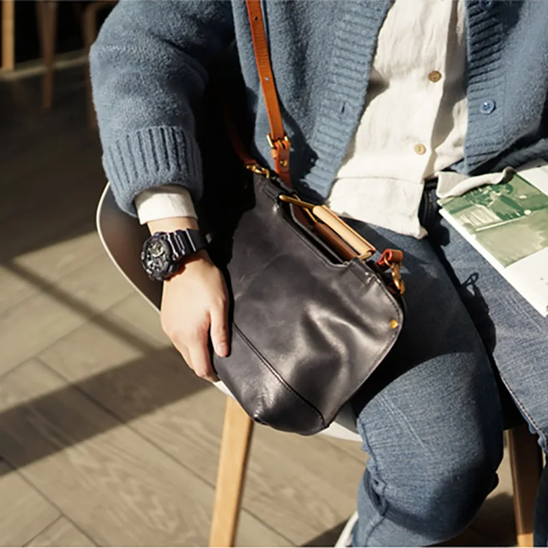 AETOO Handmade old shoulder oblique back handbag, lady leather oil wax woman crossbody bag, cowhide small retro tot bag