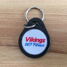 Брелок для ключей брелки Em rfid-карт Управление маркер доступа брелок для ключей с биркой карточке бесконтактного считывания 125 кГц TK4100 входит в комплект, лидер продаж, обрамление шелкотрафаретной печатью ID карты