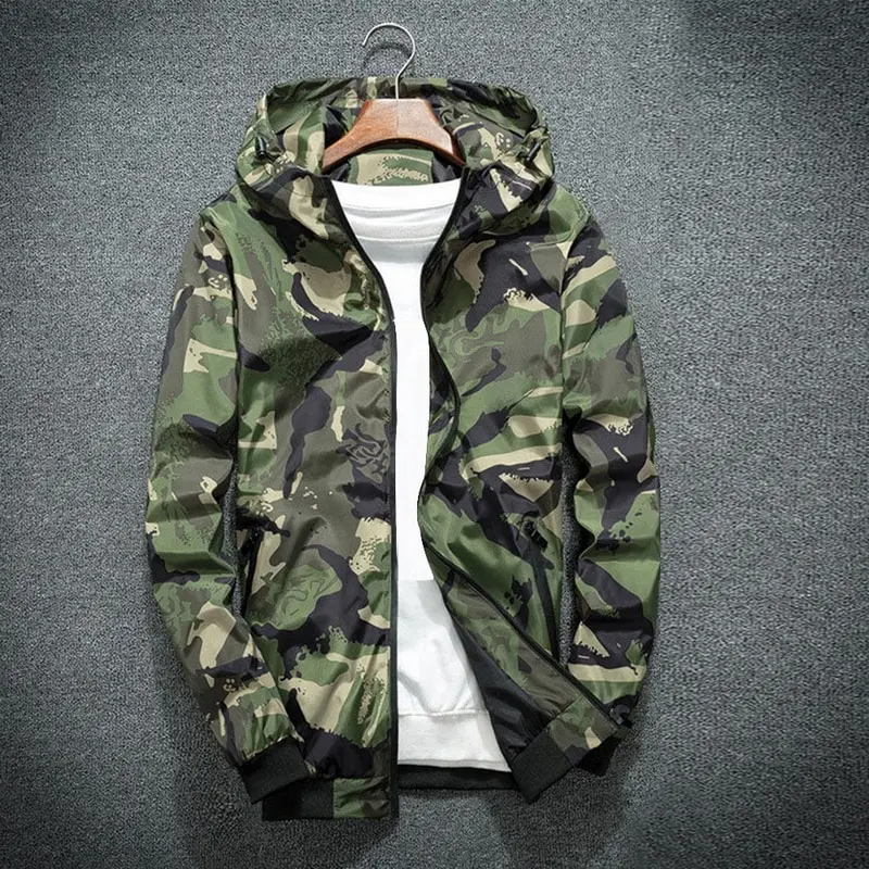 

VERTVIE 2018 Camouflage Jacket Men Fashion Holiday Camo Hooded Windbreaker Coat Military Jacket Parka Streetwear 3XL 4XL
