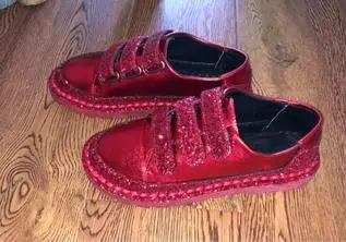 Модные кроссовки Женские туфли-лодочки красный черный, серебристый цвет обувь Стразы блестящая повседневная обувь в Корейском стиле класса люкс на толстой подошве; обувь суперзвезды
