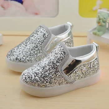 

JUSTSL 2018 spring autumn hot sale children casual shoes bright flash Peas shoes boys girls LED flat heels shoes for kids