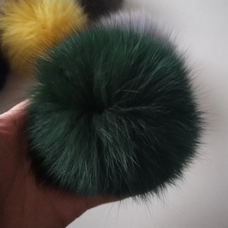 11 см натуральный Лисий мех помпон пушистая DIY зимняя шапка Skullies шапка вязаная шапка помпоны DEF009-pink - Цвет: green