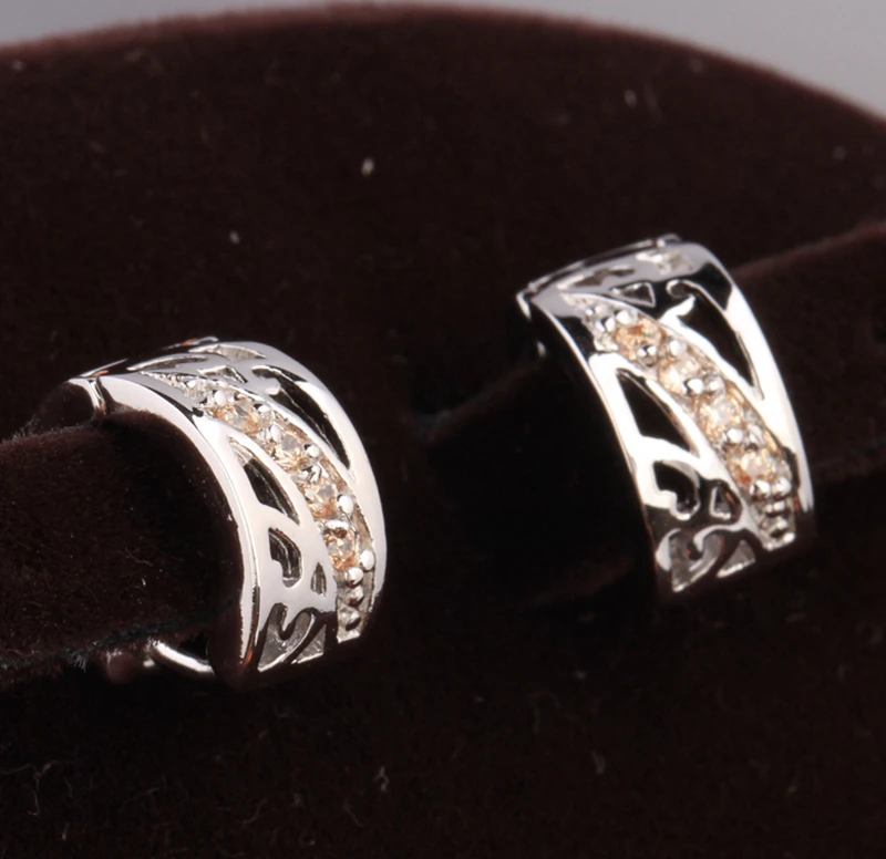 

Awesome Champange Morganite Zircon 925 Sterling Silver Huggie Hoop Earring S5007