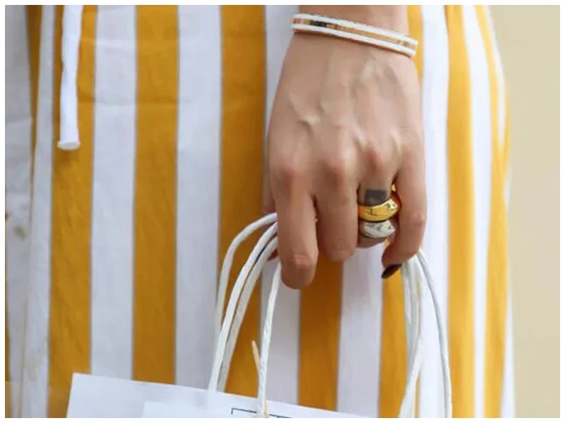 Gold Rings  (6)