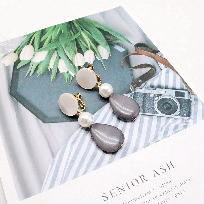 

Free Shipping Grey Teardrop Resin Pearl Charm Clip Earring