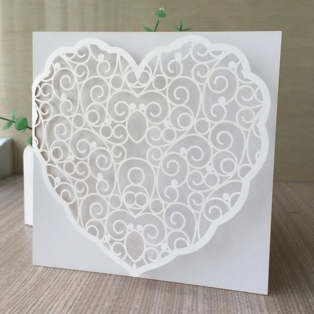 25 шт./лот роскошные белые полое сердце дизайн жемчуг бумага свадебные приглашения день рождения Благослови поздравительные
