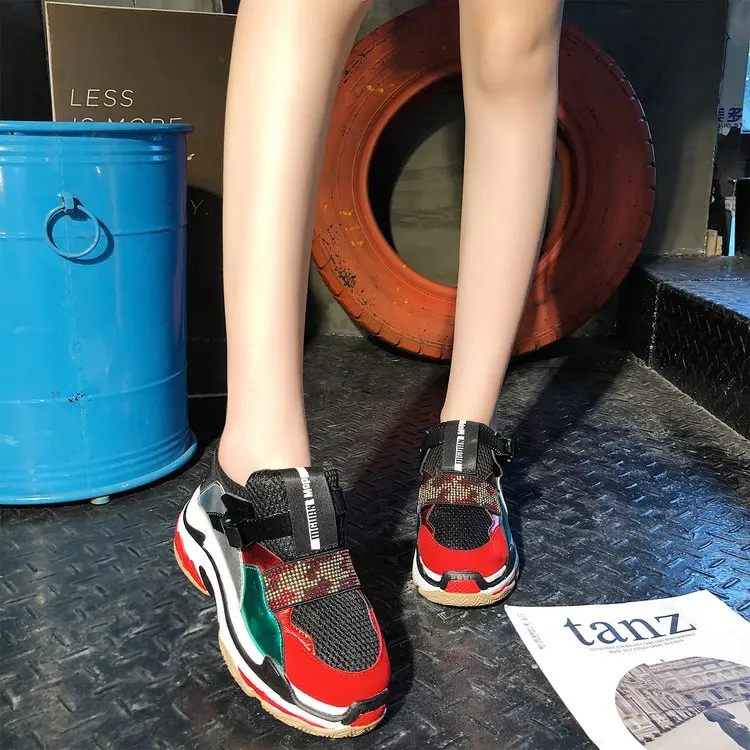 Scarpe Da Ginnastica Maglia Modelli di Esplosione Harajuku Spugna Torta Per Il Tempo Libero di Colore Delle Donne di Corrisponde