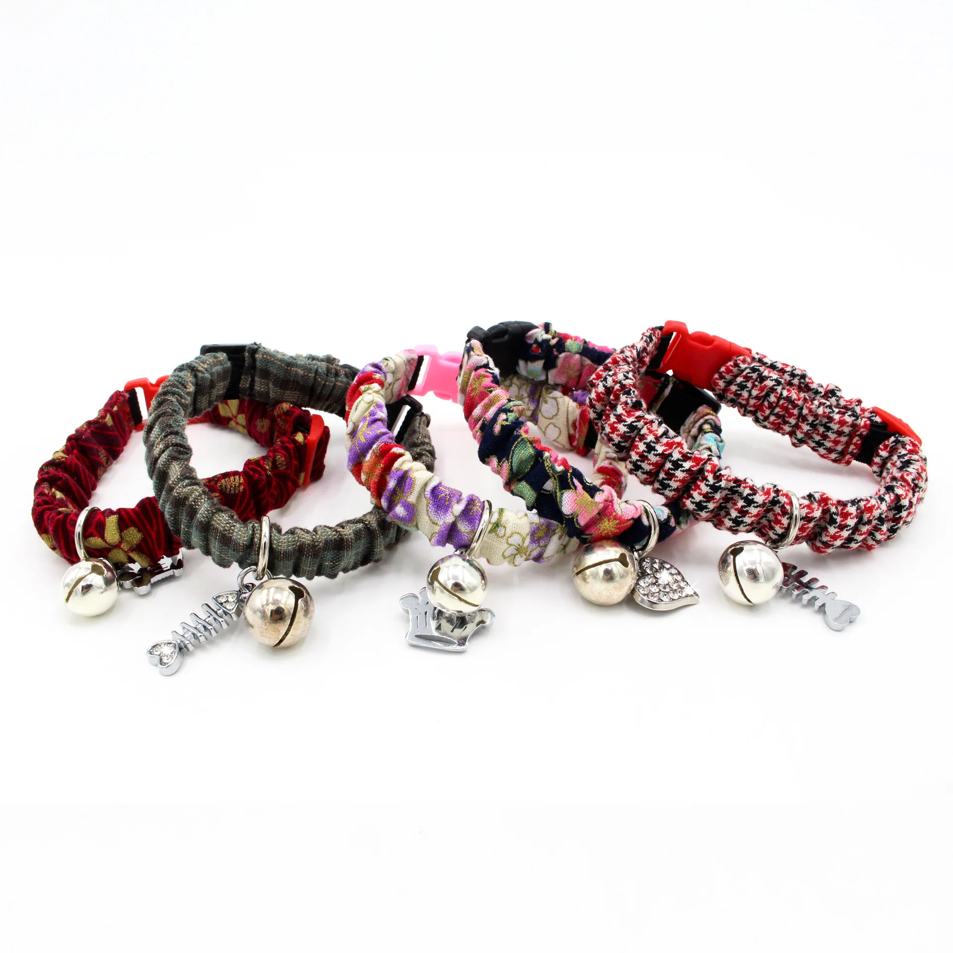 

Cat Collar With Bell Elastic Japanese Style Cat Collar For Cats Kitten Quick Release Pet Lead Pleated Dog Leashes Cat Supplies