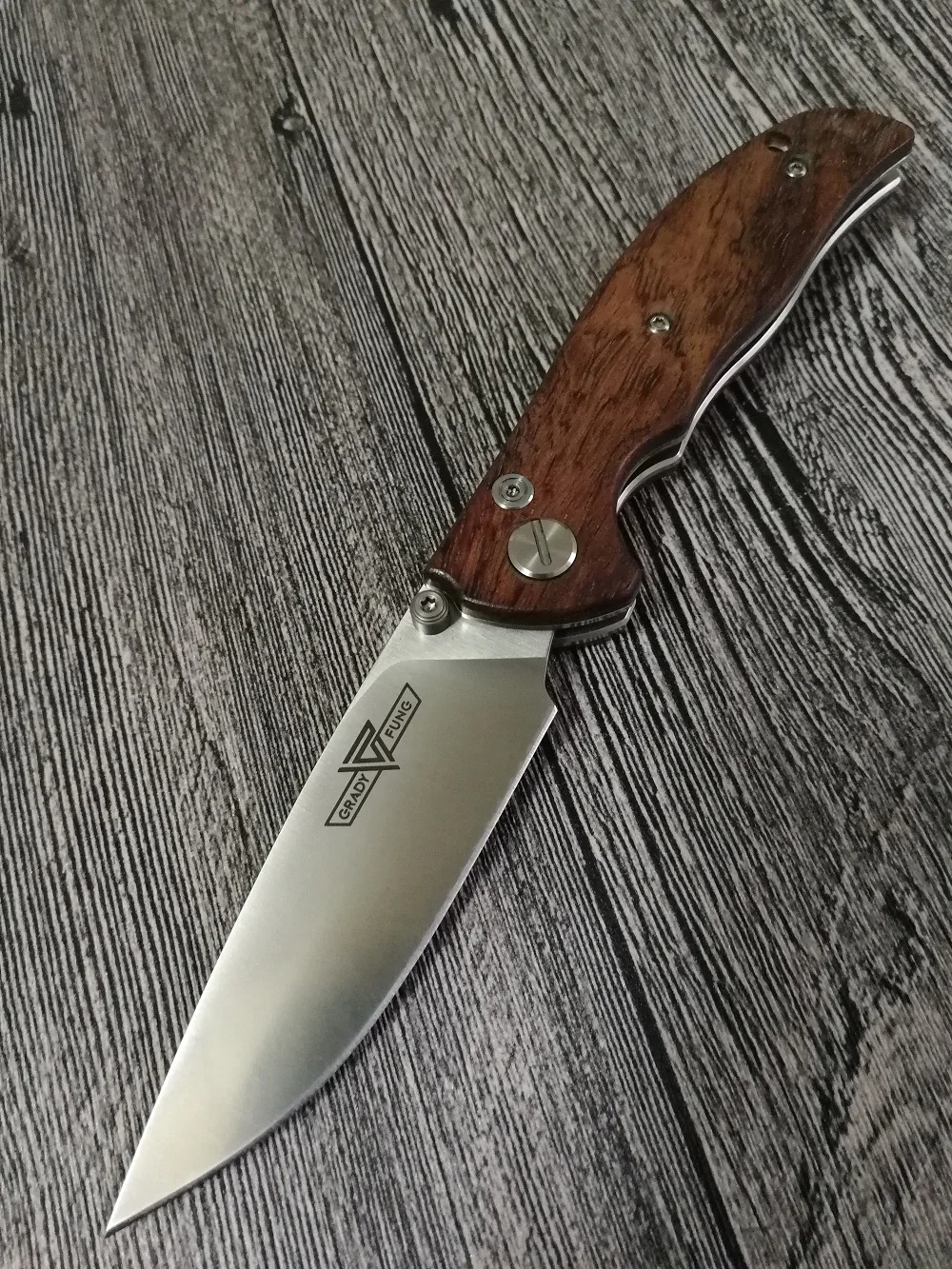 

Grady Fung Brand Design Modle 2 Tactical Folding Knife Ball bearing Stabilized Rosewood Handle D2 Steel Blade Camping EDC Knifes