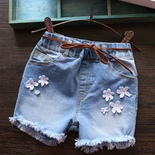 Новое поступление, модные джинсовые шорты для маленьких девочек летние шорты для девочек с поясом, детские шорты с цветочным рисунком