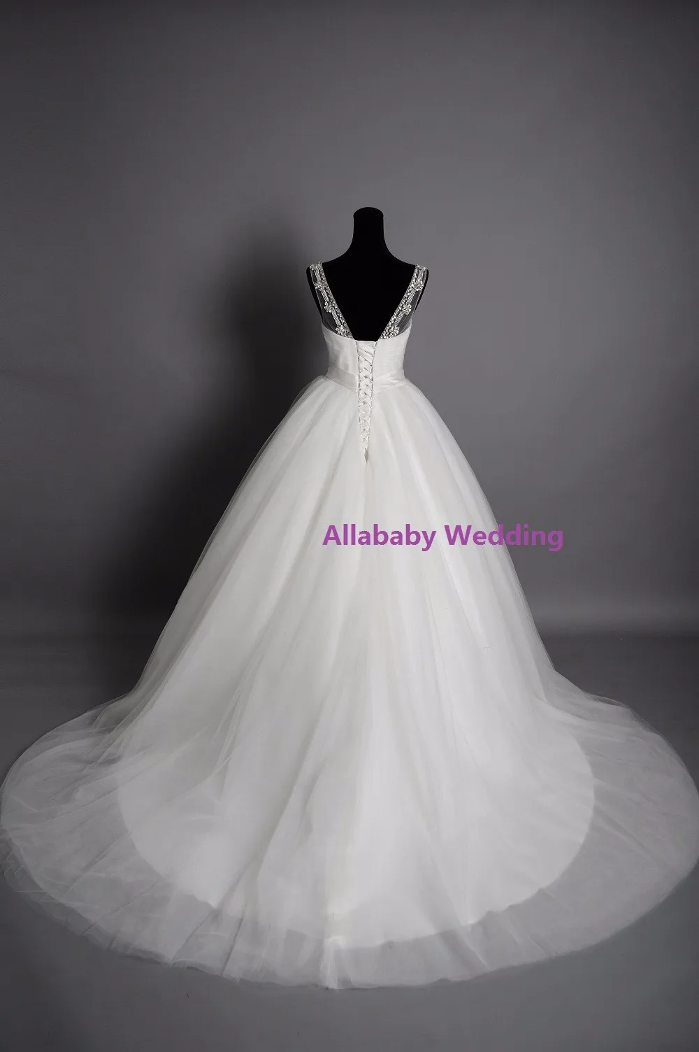 Scoop Neckline Ball Gown Wedding Dress 3