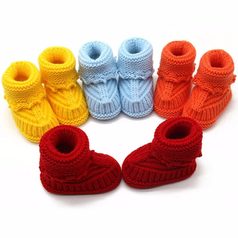 Новая зимняя обувь для малышей 0-6 месяцев вязание крючком флисовые сапоги с бантом для маленьких мальчиков и девочек, шерстяная детская обувь теплые зимние пинетки
