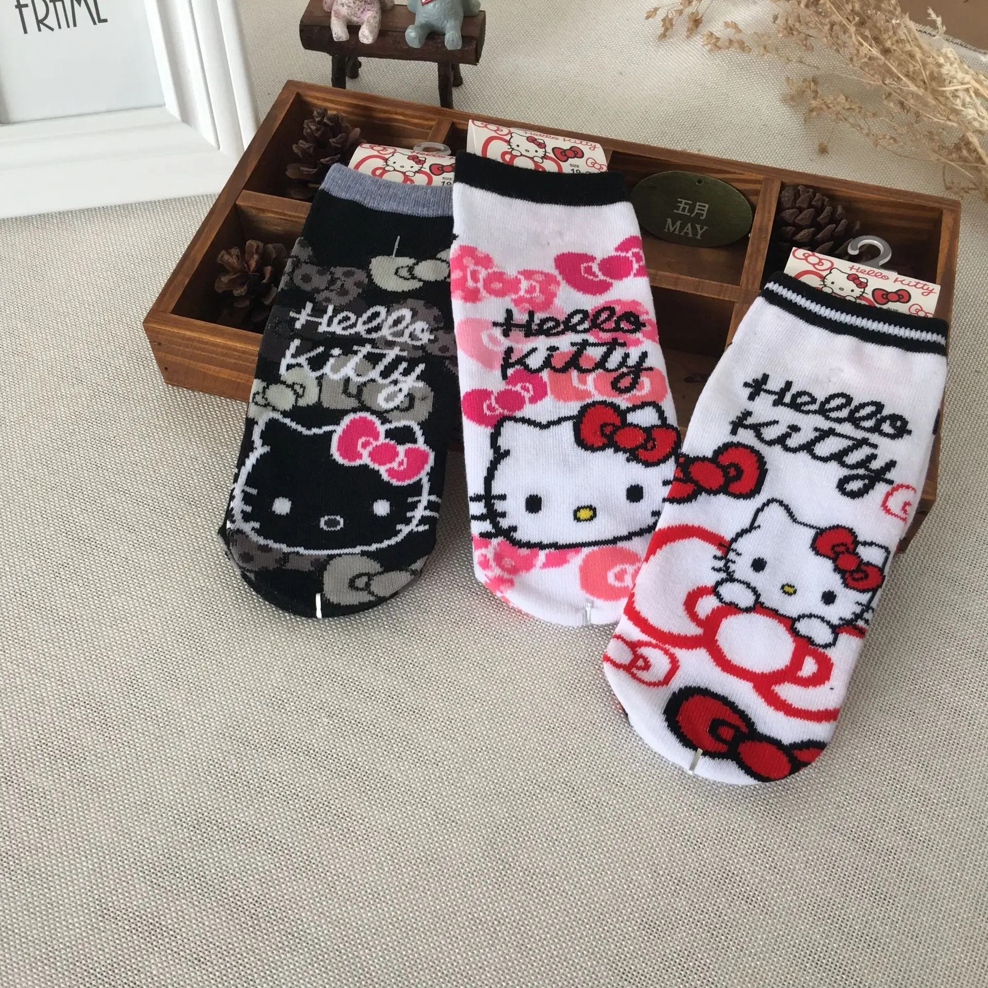 Hello kitty мультфильм печати носки модные милые повседневные забавные женские носки весна осень комфорт Пот абсорбирующие хлопковые короткие