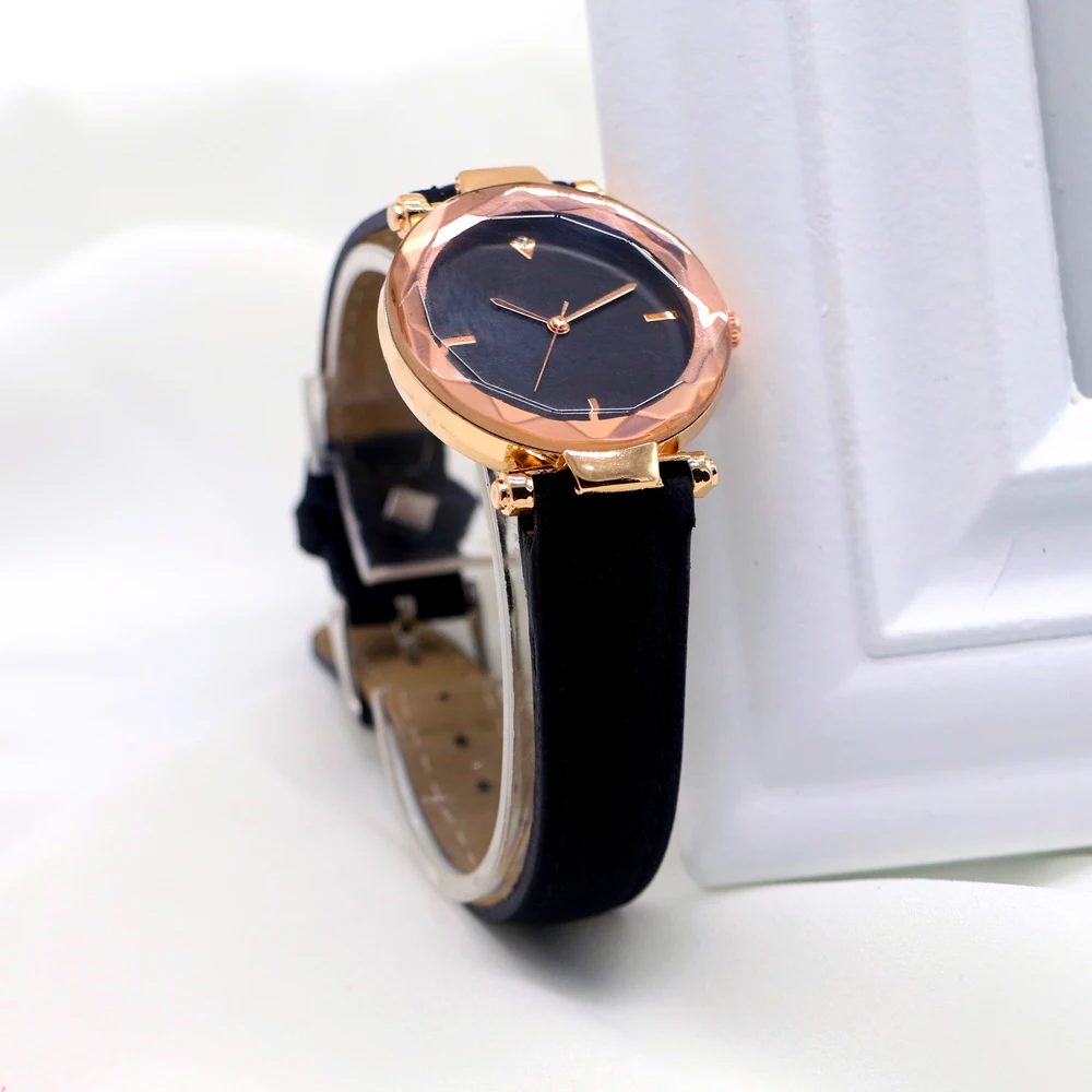 Montre Femme MNWT модные женские часы простые Роскошные Кварцевые кожаные повседневные