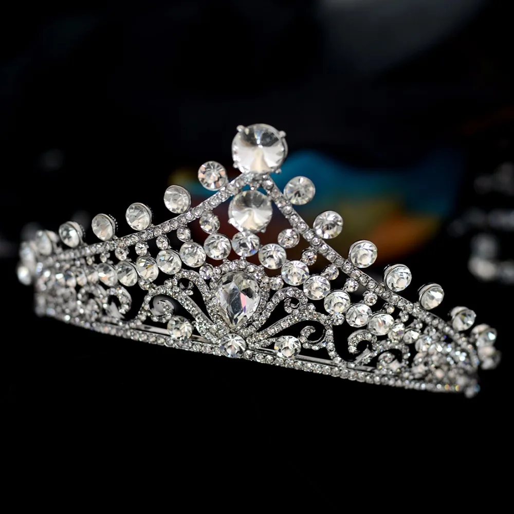 Тиара узелки любви елизаветы 2. Диадема с разноцветными камнями. Алмазная корона роли. Диадема корона. Алмазная корона _ 2021 мелодрама.