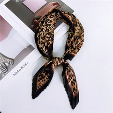 55*55 см Модный Леопардовый плиссированный Эластичный шелковый небольшой шейный шарф с квадратными крапинками для женщин в горошек мнущаяся Бандана шейный платок