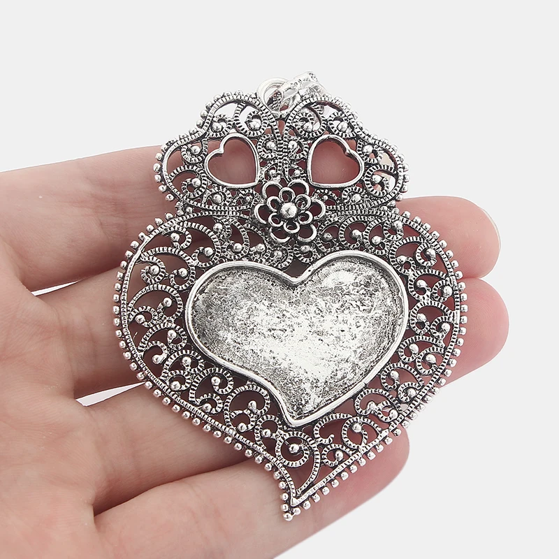

2PCS Fashion Silver Alloy Hollow Filigree Heart Shape Charms Pendants Tray Setting 35x22.5mm For Jewelry Necklace Choker DIY