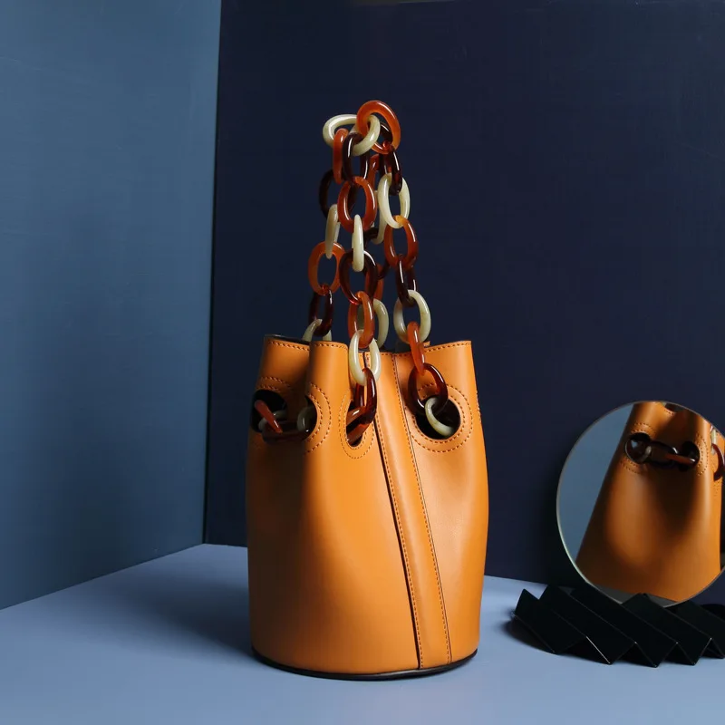 

Women Bag Designer Clutch Handbag Lady Genuine Leather With Resin Chain Bucket Handbag Travel High Quality Luxury Bag GDB32