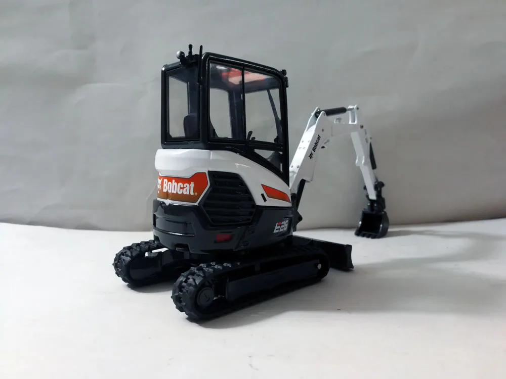 UH8132 1:25 Bobcat E26 компактный экскаватор игрушки